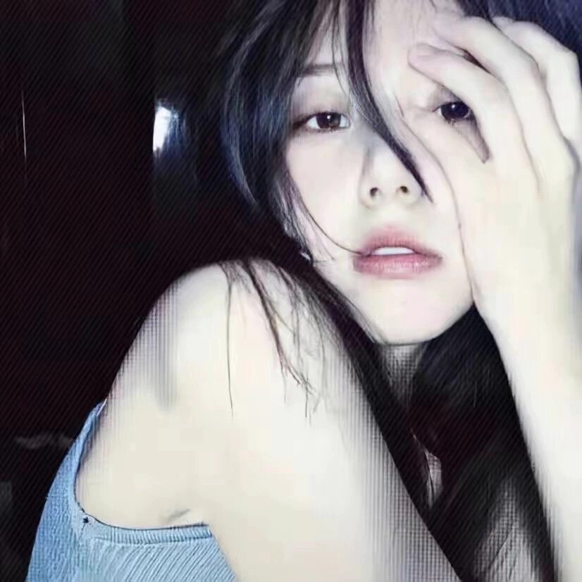 女
