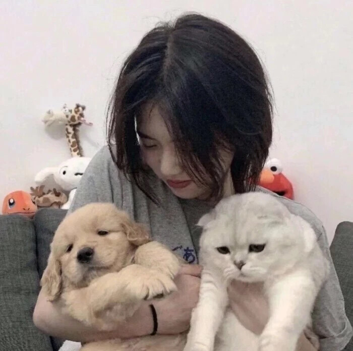女