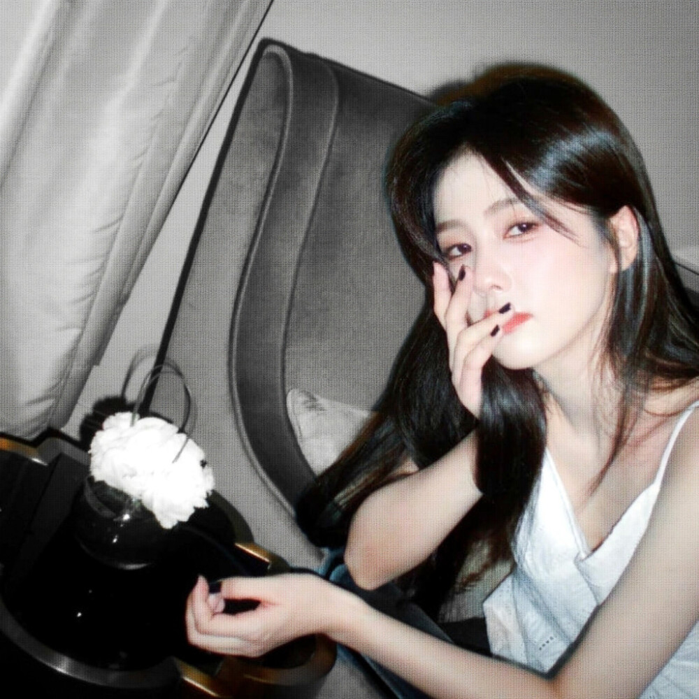 白玫瑰也有变成黑玫瑰的一天