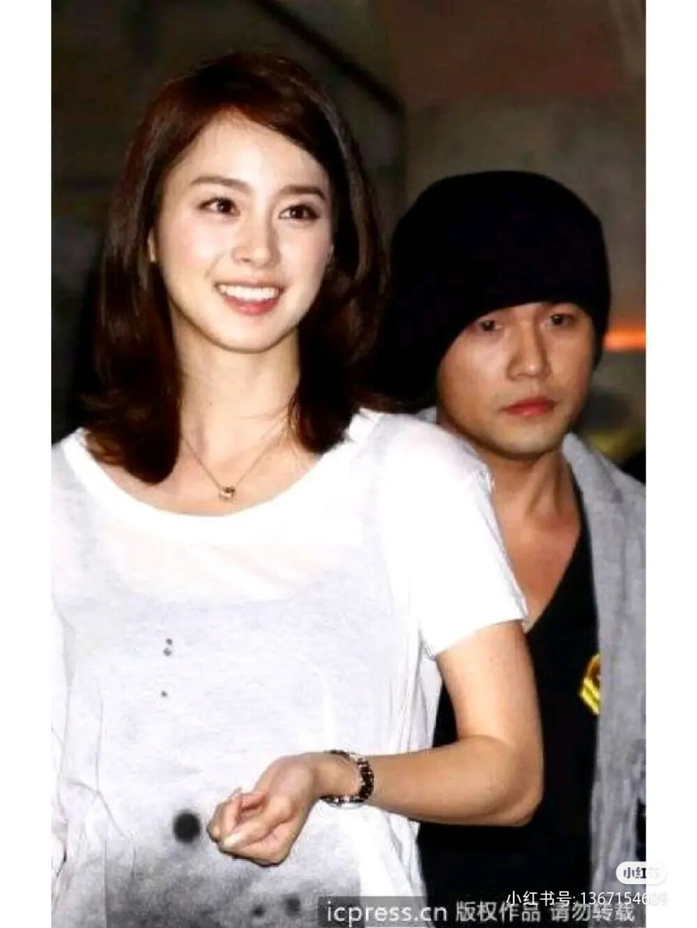 金泰希不属于那种非常大气的美
但她颜值巅峰的时候
有一种魔力
就是突然有一瞬间你看到她
会被惊艳到
只觉得被她的美丽和高能量深深的打动♡