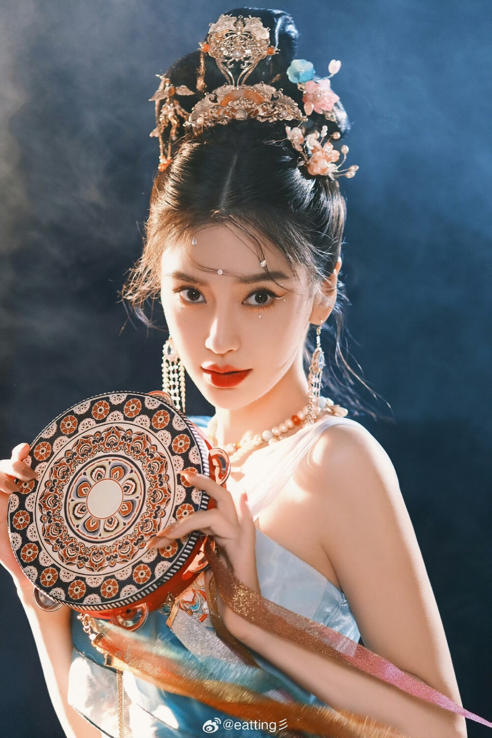 #angelababy#“ 敦 煌 神 女 ” ​​​
摄影@eatting彡