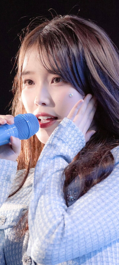 IU