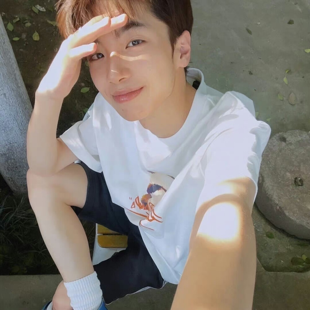 真人男生头像高清男头素质拿图
