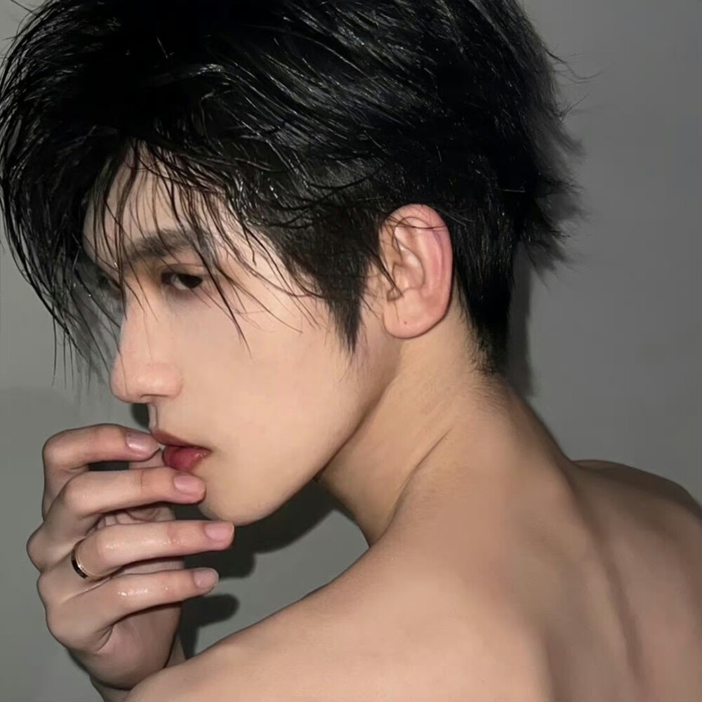 真人男生头像高清男头素质拿图