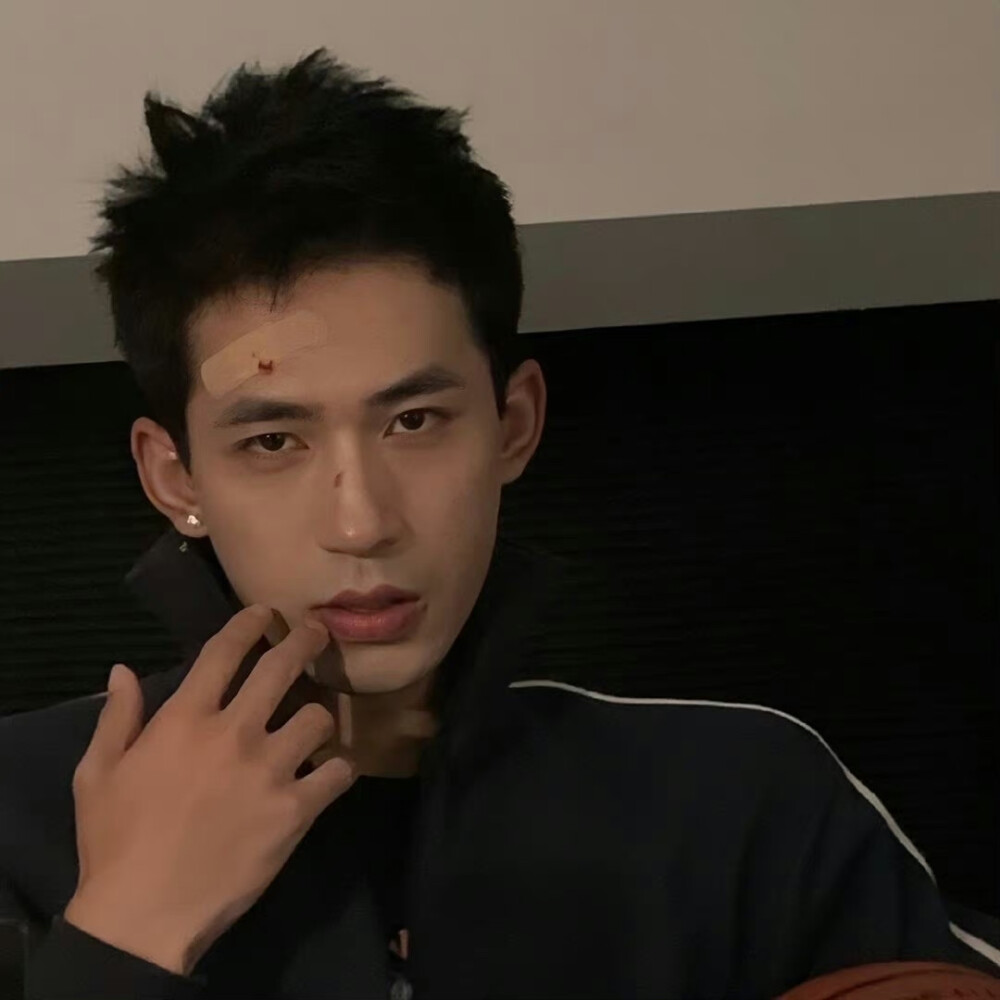 真人男生头像 ｜ 高清男头 ｜ 素质拿图