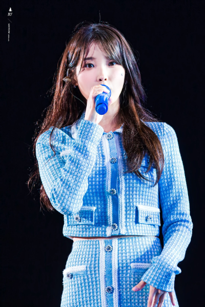 IU