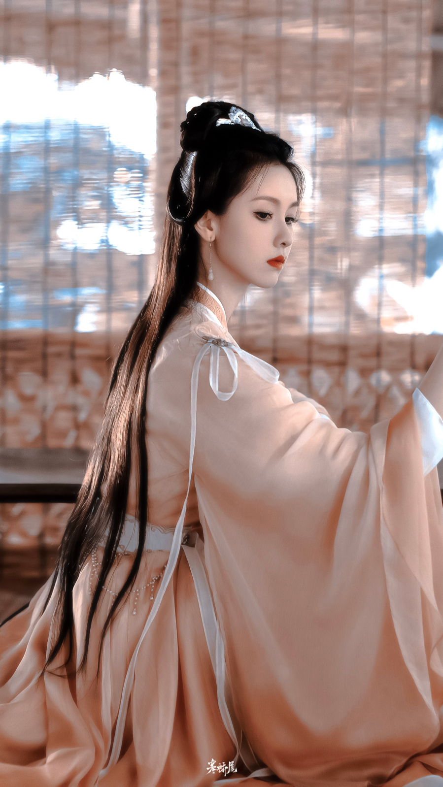 陈都灵 | 乔婉娩
cr:寒桥尾