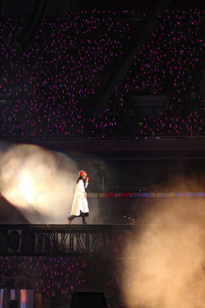 赋予灯光生息，穿越万变场景，乘时空飞梭，捕捉十年回忆。未来，亦无止境。 ​​​2023/9/28