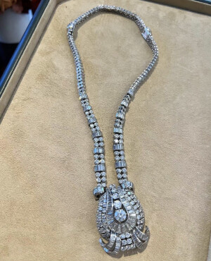 一条来自温莎公爵夫人收藏的重磅豪华古董钻石项链