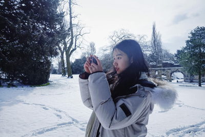 “下雪天适合拥抱”