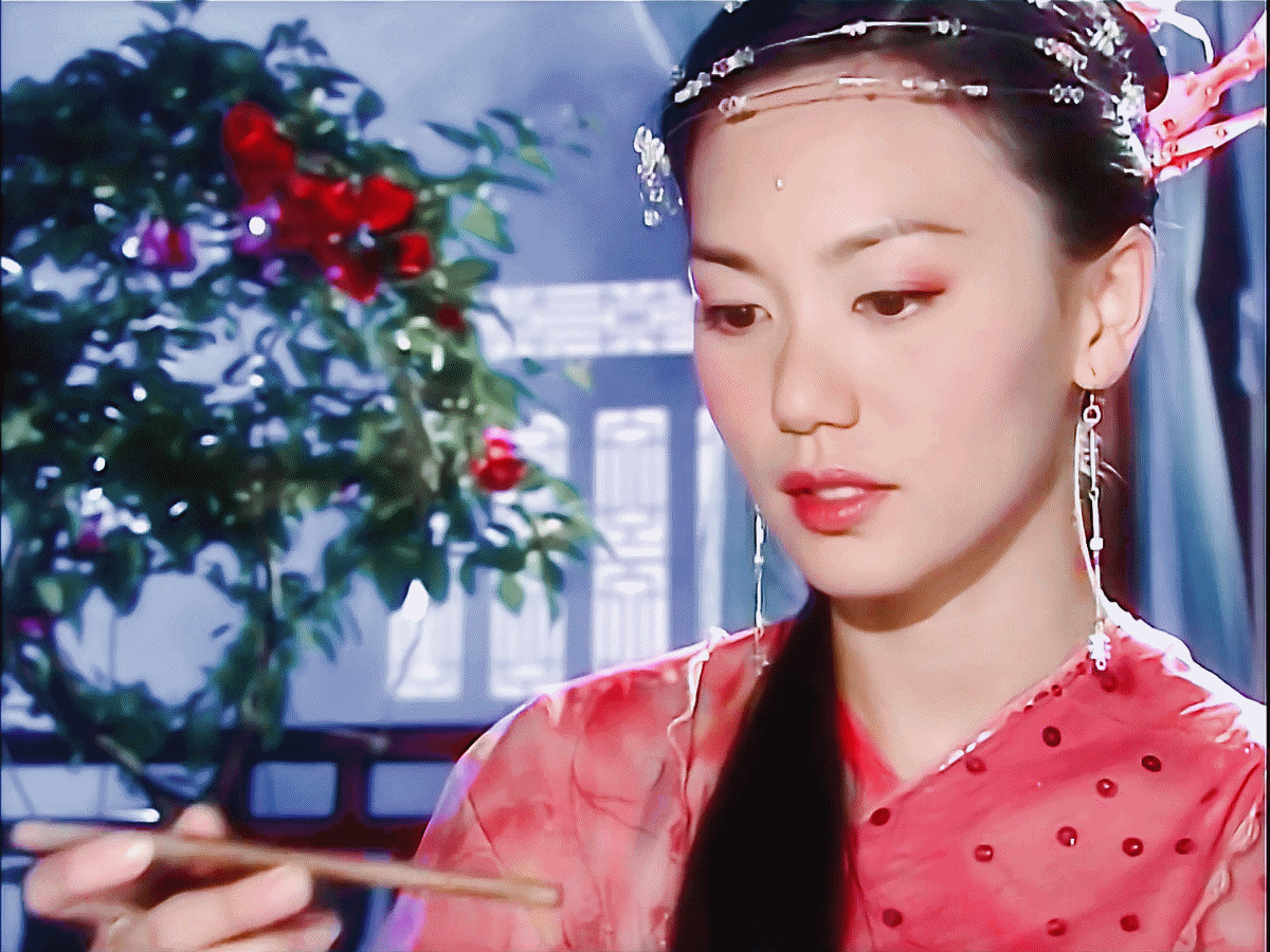 郭妃丽 | 殷素素
cr:远山微雾