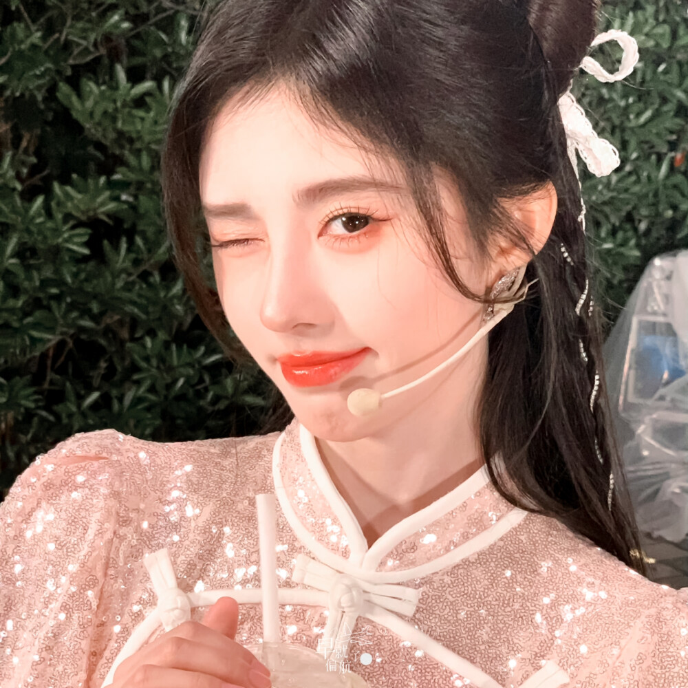 鞠婧祎