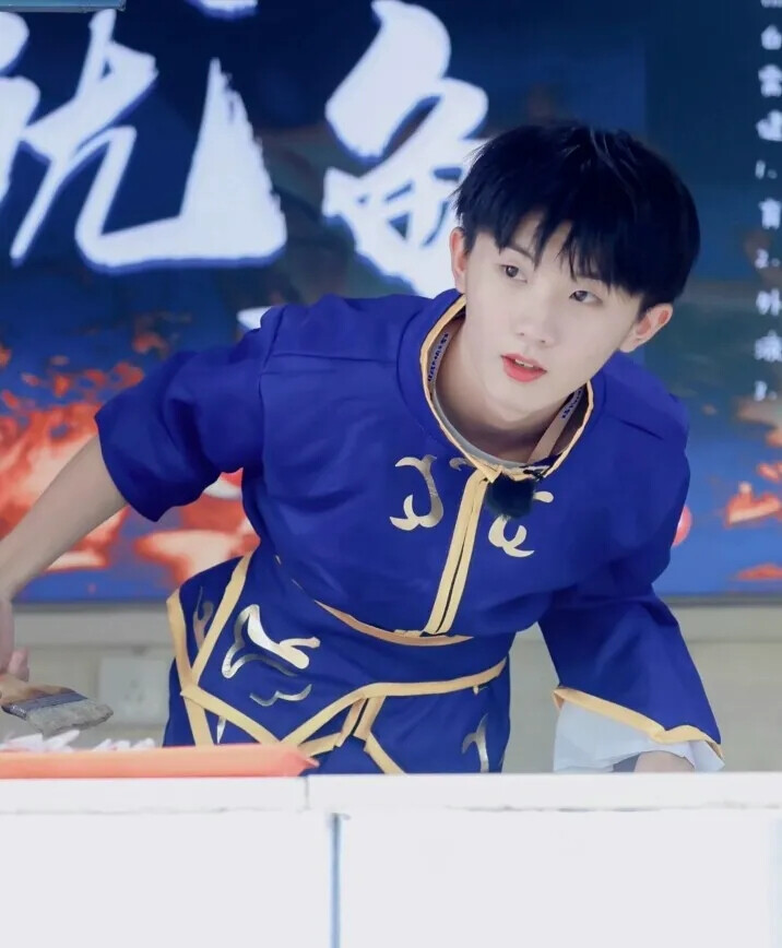 蓝色系小马~
图来源自各处