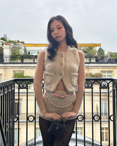 金智妮 JENNIE