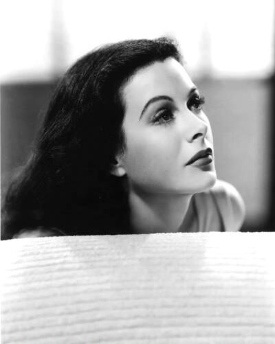 1940年，Hedy Lamarr（海蒂 拉玛）为电影《某某同志》拍摄剧照。 ​​​