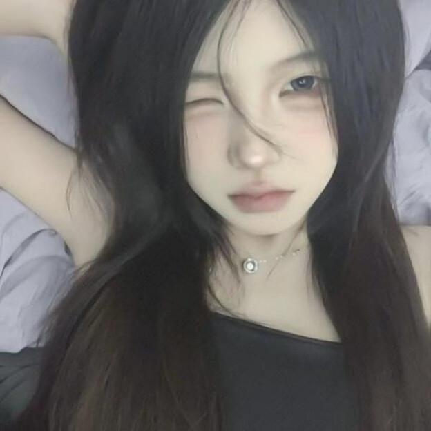 女