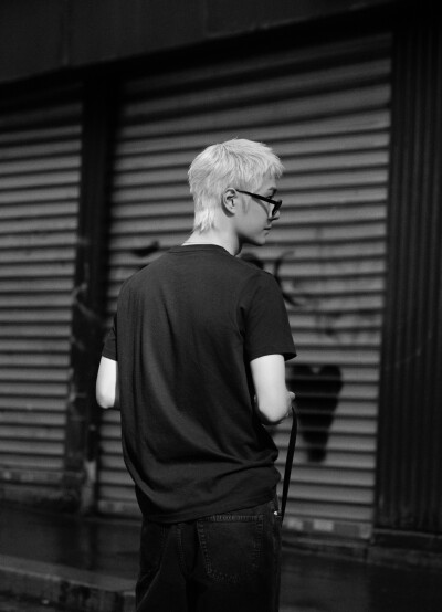 王一博
巴黎时装周