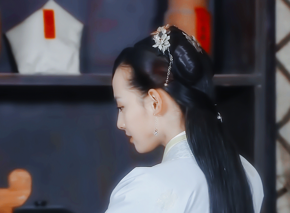 张嘉倪 | 吴素素
cr:远山微雾