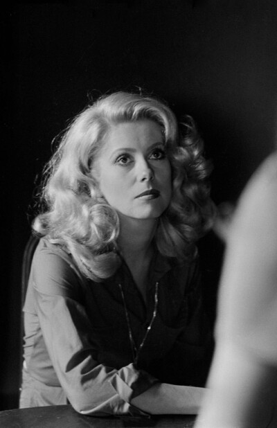 Catherine Deneuve《歌舞女郎》1974 