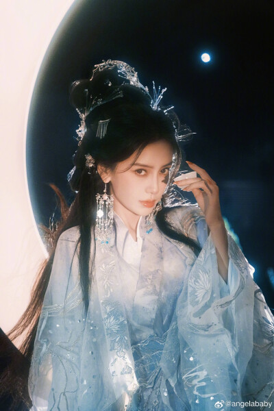 （赏颜向）
Angelababy
杨颖
中秋 嫦娥写真 