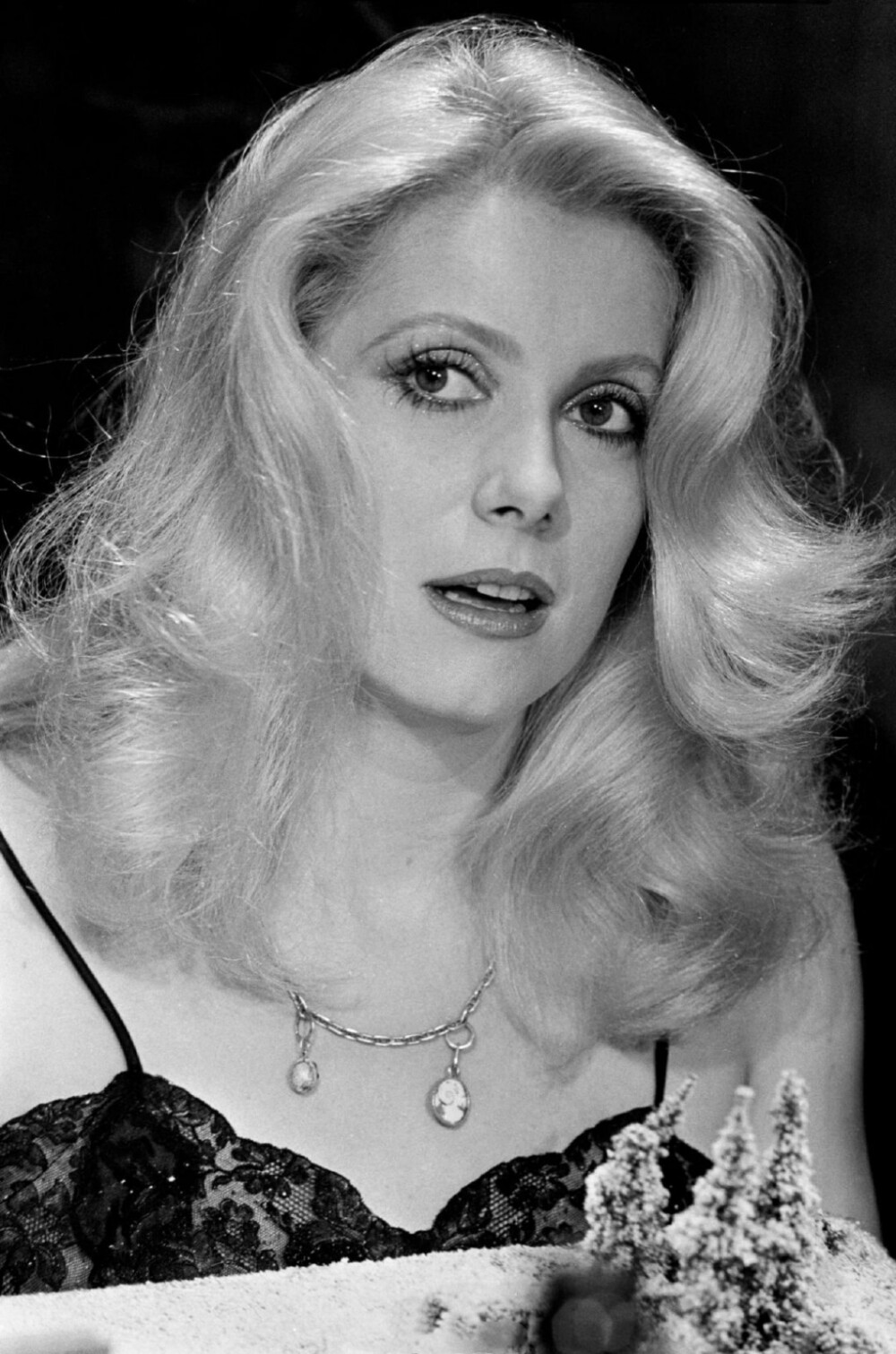 Catherine Deneuve《歌舞女郎》1974 