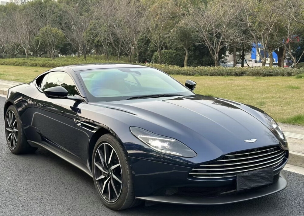 db11