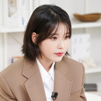 IU | ELLE拍摄花絮
cr:__南宫_