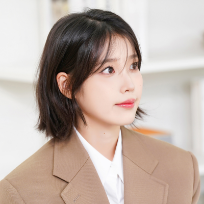 IU | ELLE拍摄花絮
cr:__南宫_