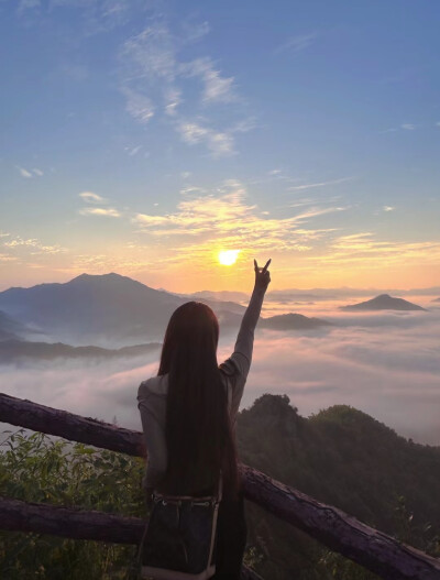 “喧闹的节日.只会让幸福的人更幸福.孤独的人更孤独罢了。”