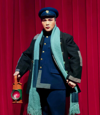 鸡西艺术发展中心演出现代京剧《红灯记》李玉和、李铁梅