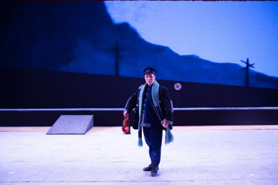 鸡西艺术发展中心演出现代京剧《红灯记》李玉和、李铁梅