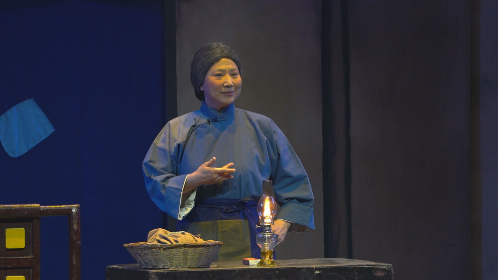 鸡西艺术发展中心演出现代京剧《红灯记》 李奶奶、鸠山