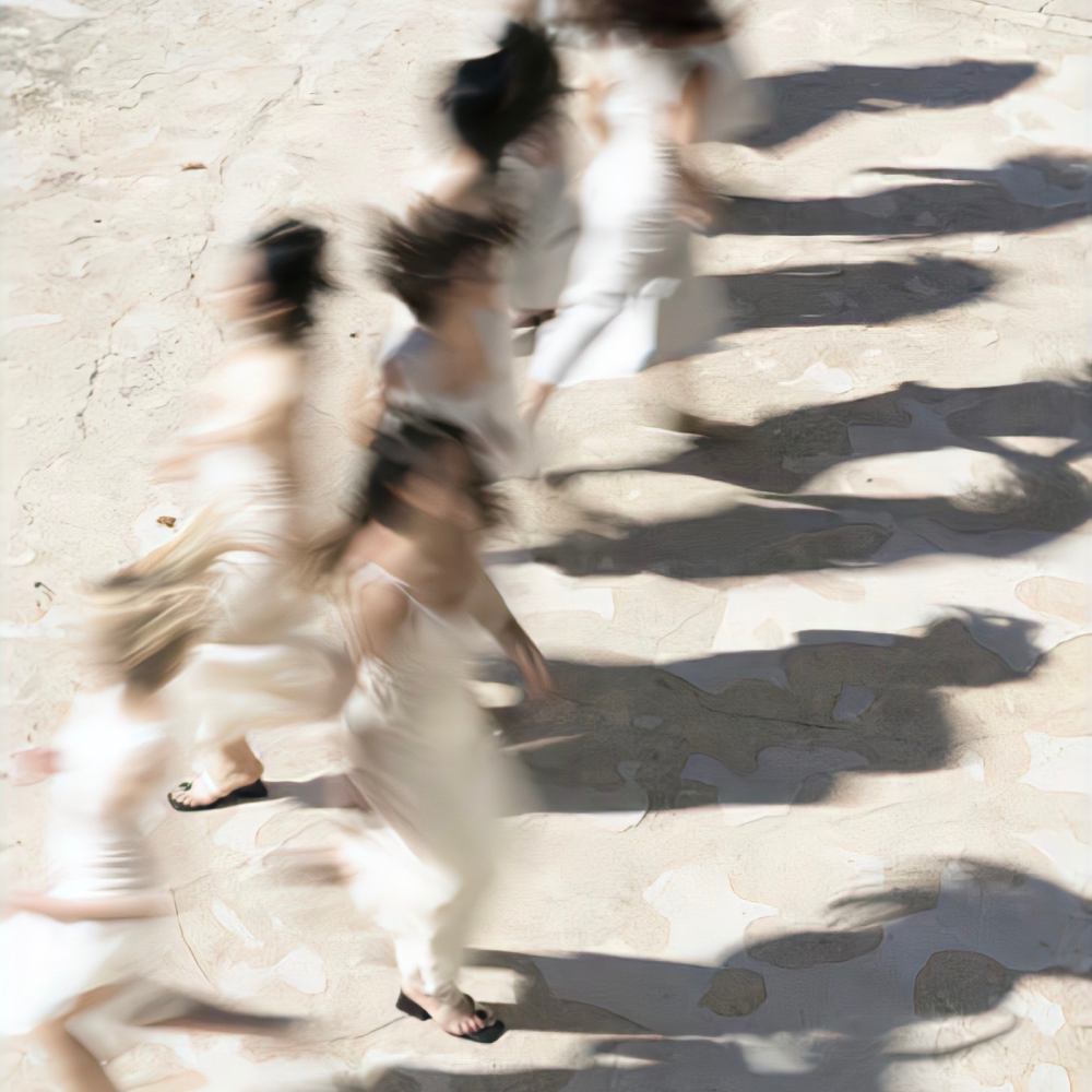 背景｜文案
我见青山两三眼，青山待我万万年。