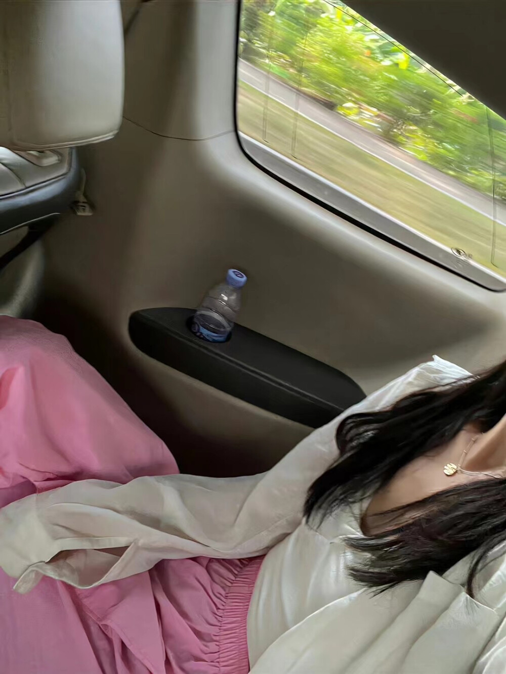 我自甘堕落 救我就是害我。