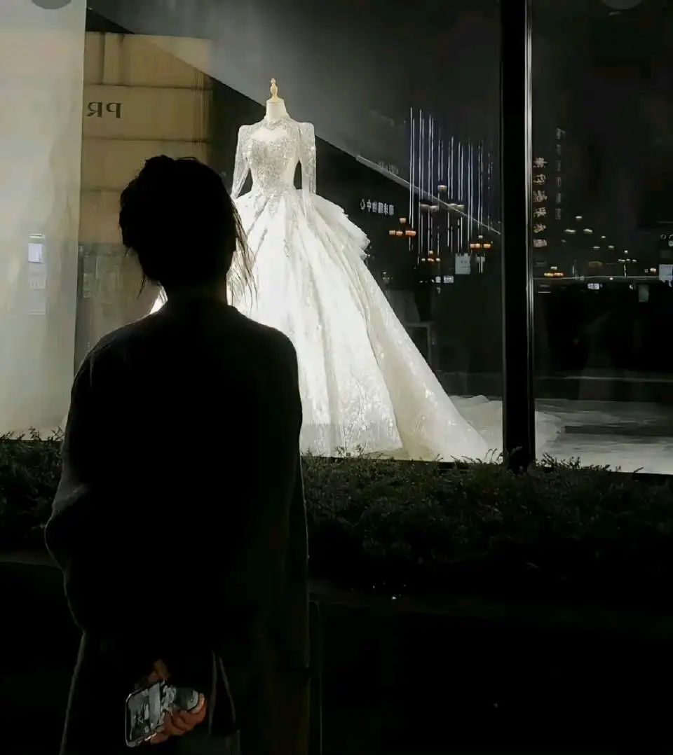 婚纱背影情侣头像1023