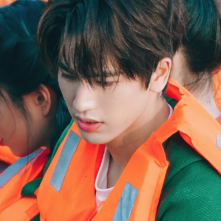 张凌赫 拿图收单关注