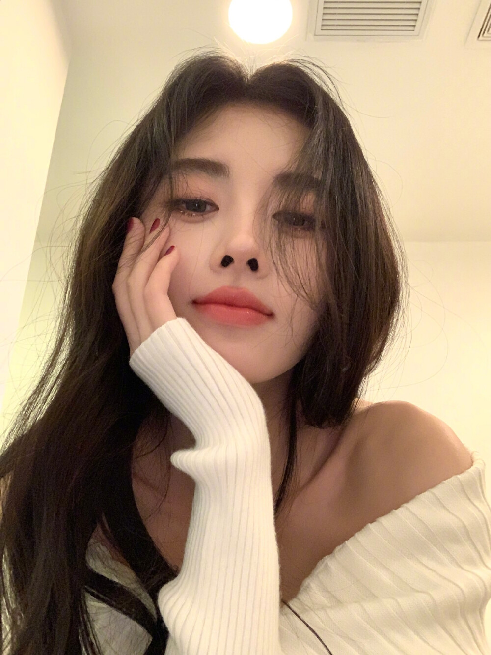 鞠婧祎
京城名怜
图源wb.