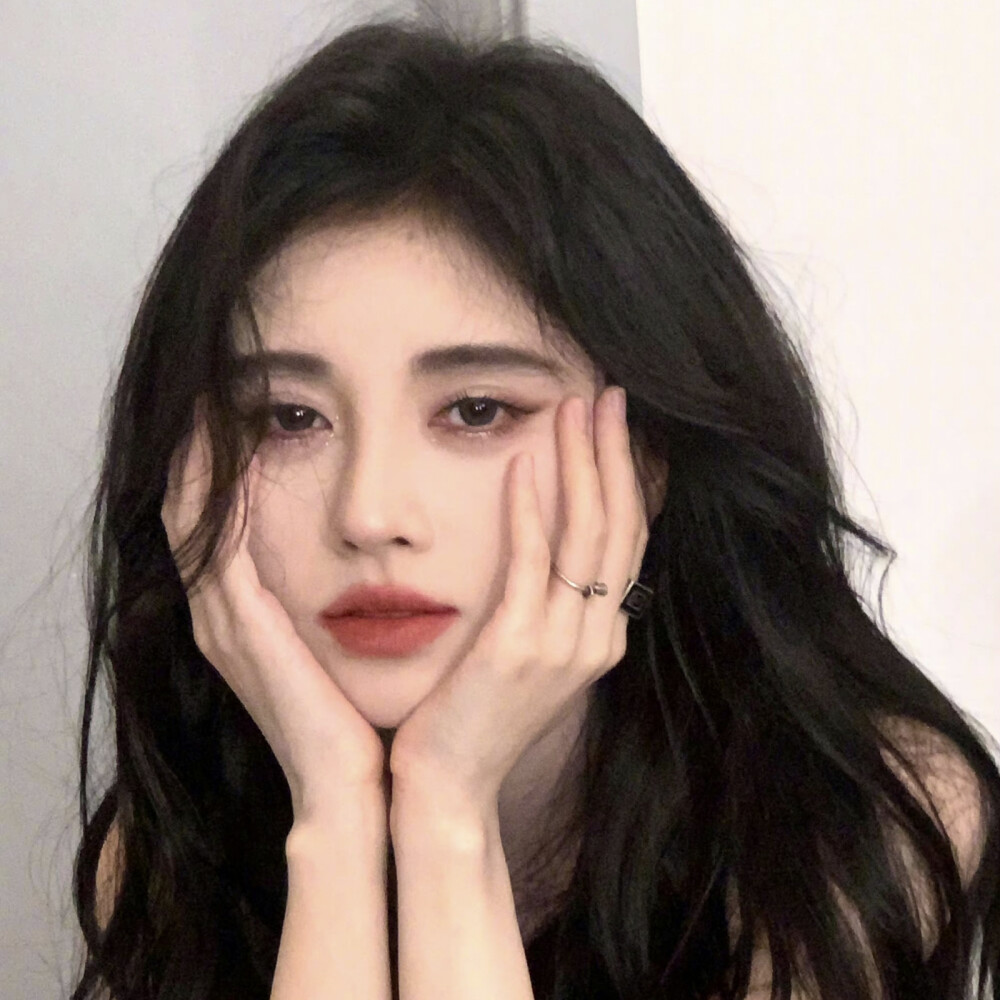 鞠婧祎
京城名怜
图源wb.