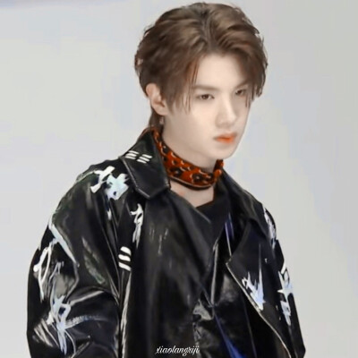 黄明昊
cr.斯莱特林不知名巫师