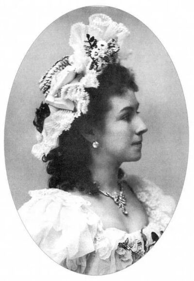 玛蒂尔达.克舍辛斯卡