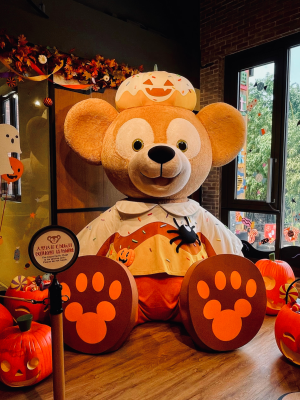 Halloween time in Disneyland ！