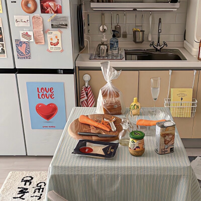 背景｜文案
来时不惧风雨，去时何谓人言。