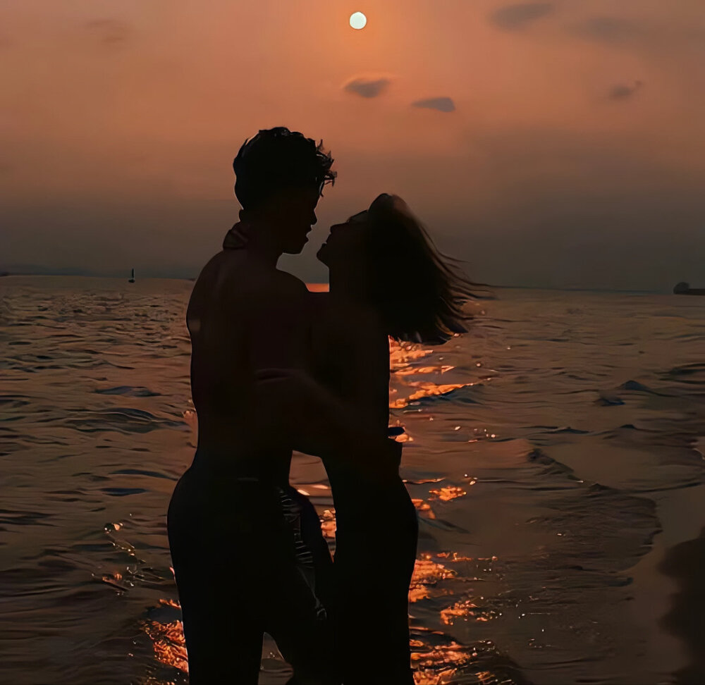 海边黄昏情侣头像