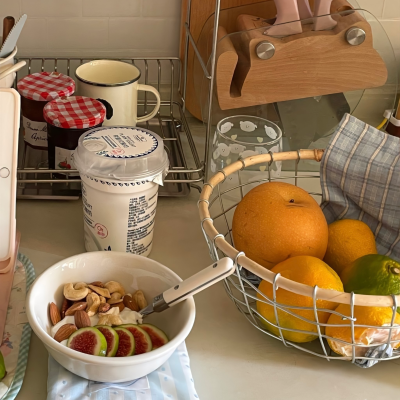 背景｜文案
来时不惧风雨，去时何谓人言。