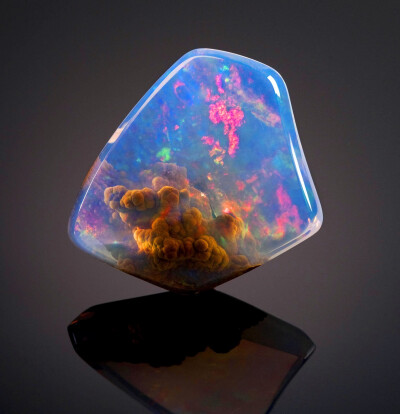  欧泊 Oregon Contra Luz Opal with botryoidal Jasper inclusions, from Oregon