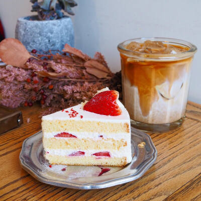 下午茶 草莓蛋糕 咖啡 苺のショートケーキ