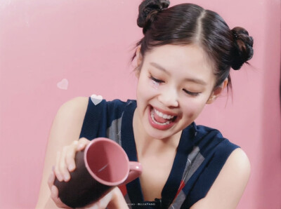 金智妮Jennie 星巴克联名