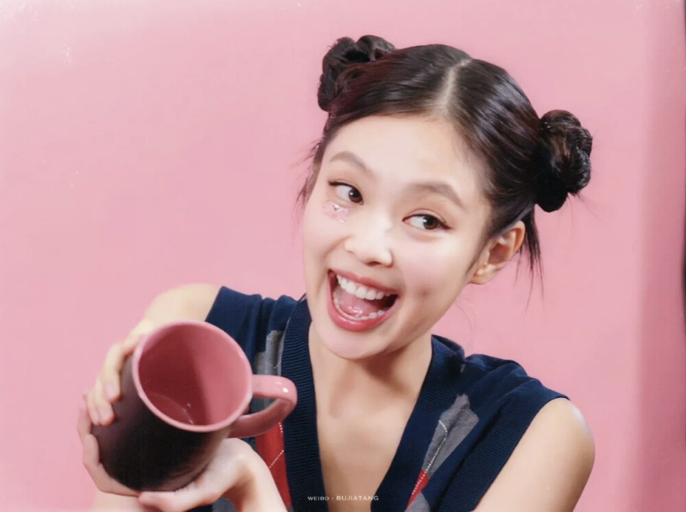 金智妮Jennie 星巴克联名