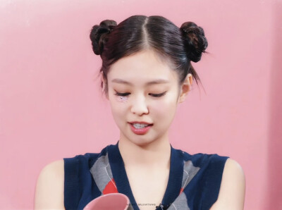 金智妮Jennie 星巴克联名