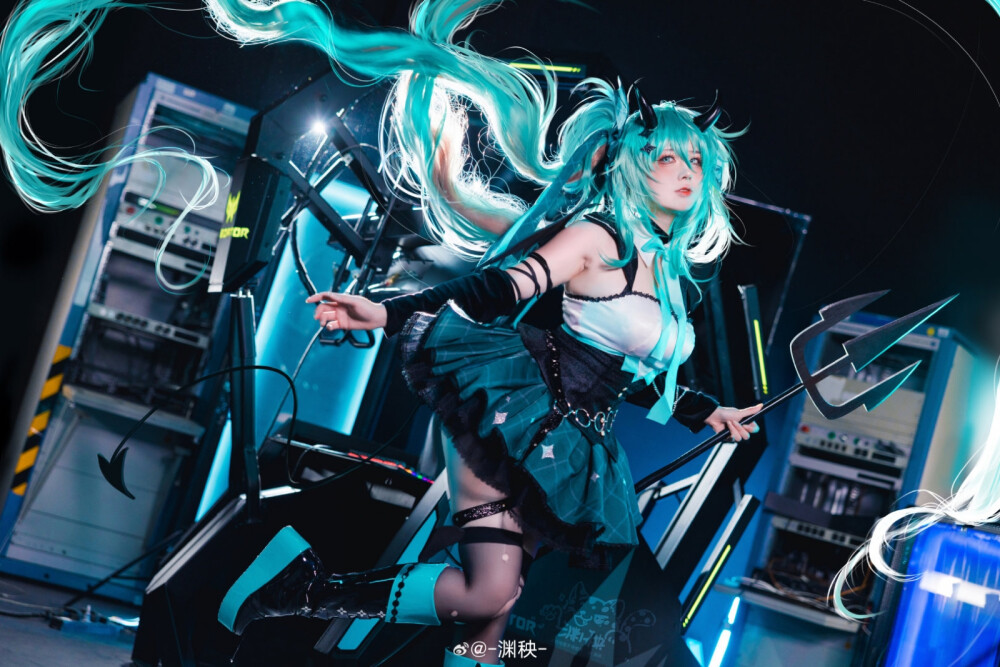 初音未来/coser
CN:—渊秧—